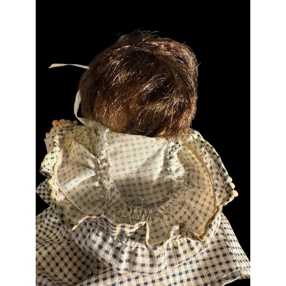 Vintage GiGo Pouty Expression Girl Bean Bag Doll 90s Crying Sad Baby 7.5 Bonet - Picture 4 of 7